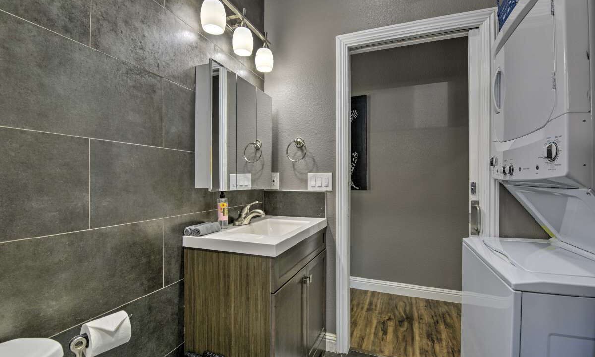 Photo of Bathroom in Ardenwood