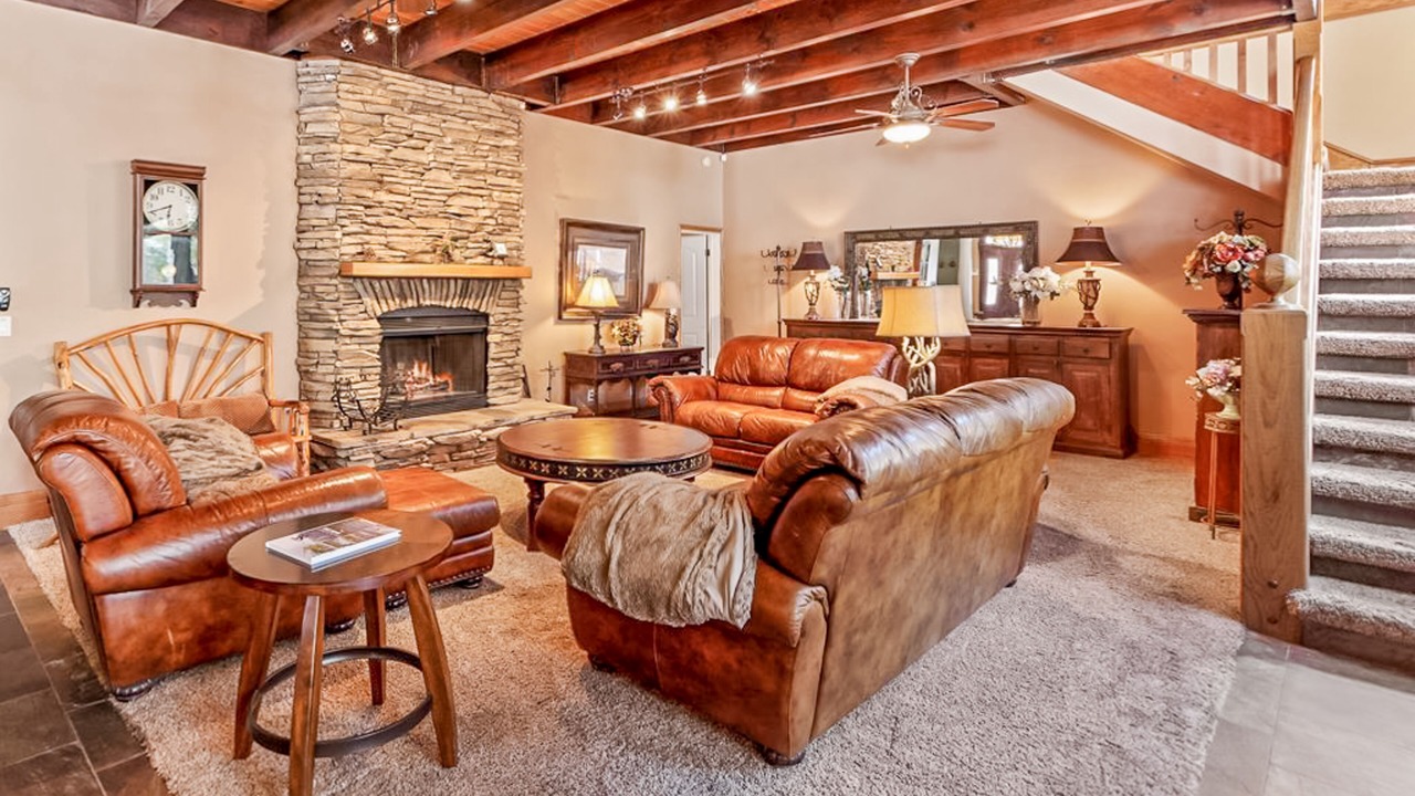 Photo of Livingroom in Fox Farm