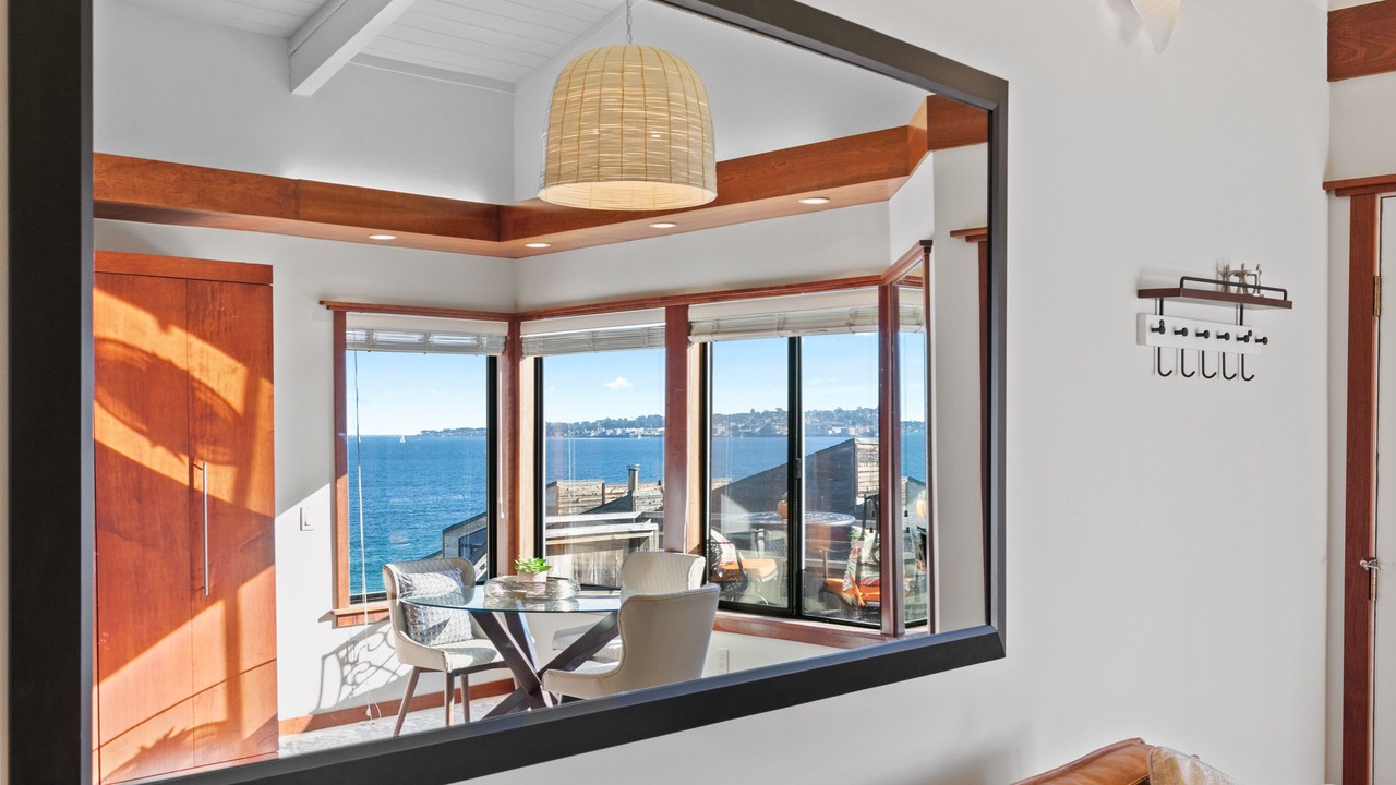 Photo of Livingroom in Monterey