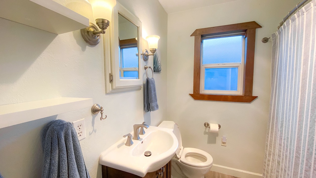 Photo of Bathroom in Crescent City North