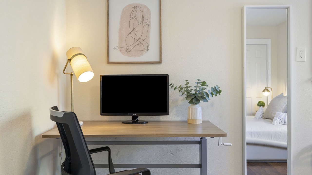 Photo of Bedroom in East Palo Alto