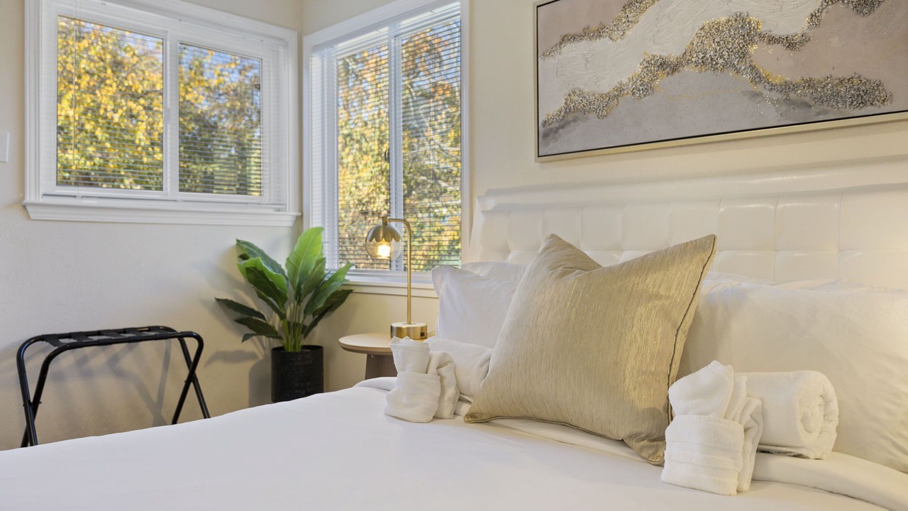 Photo of Bedroom in East Palo Alto