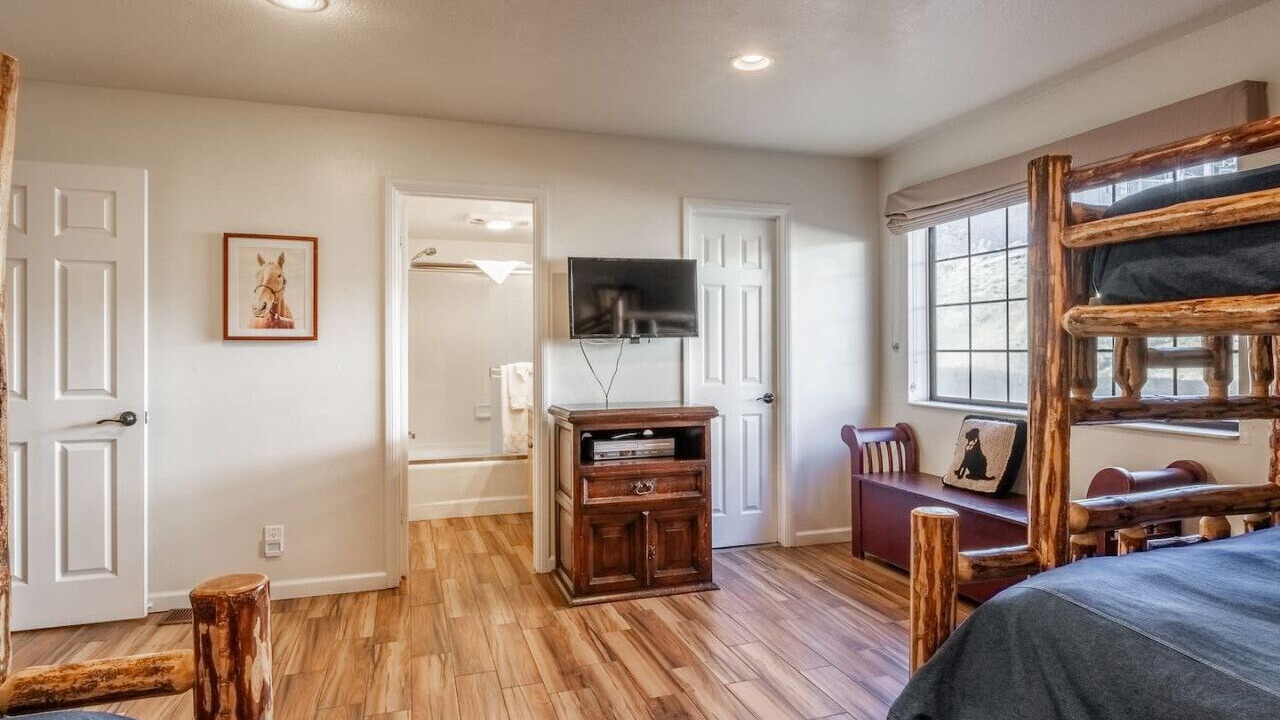 Photo of Bedroom in June Lake