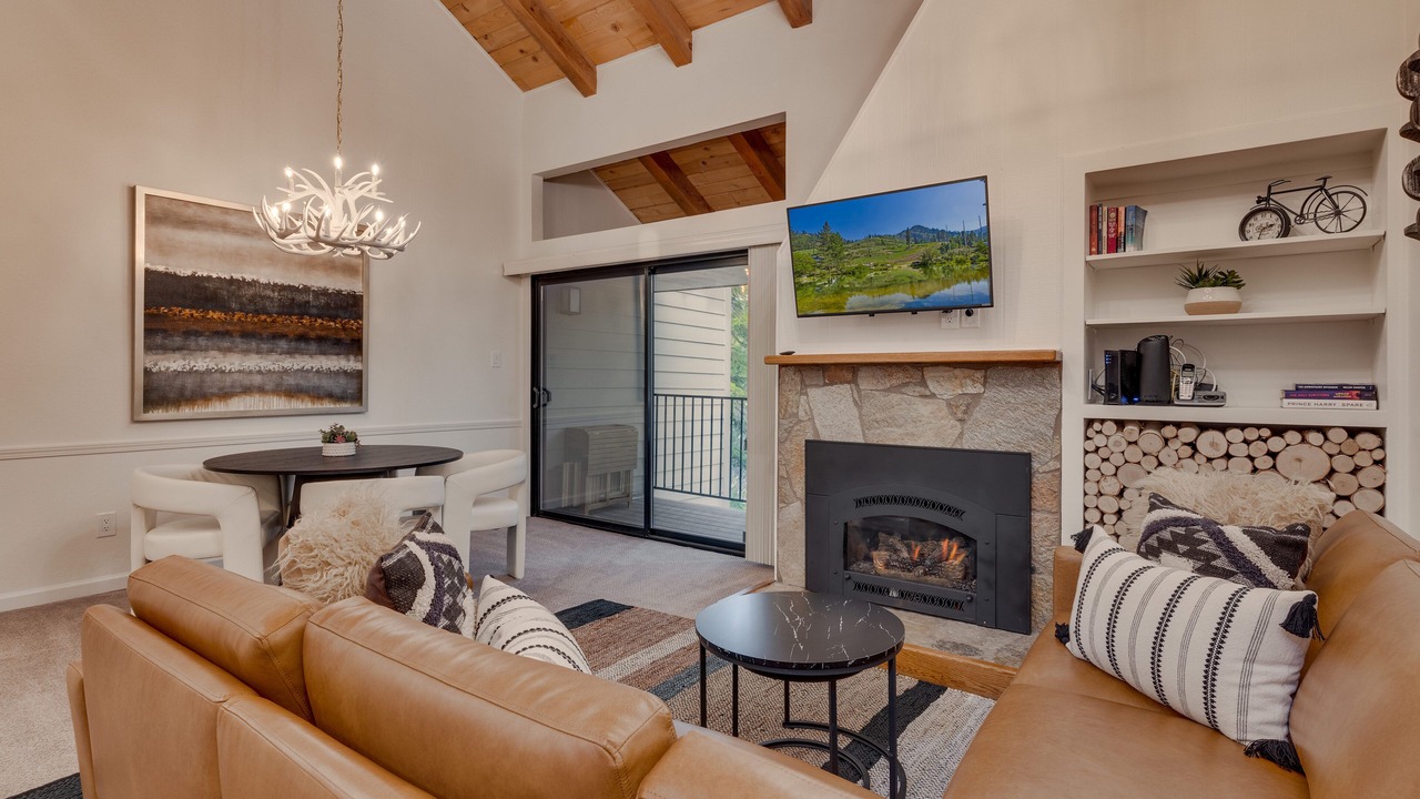 Photo of Livingroom in Carnelian Woods