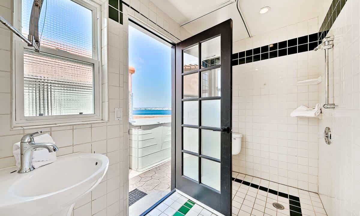 Photo of Bathroom in La Playa