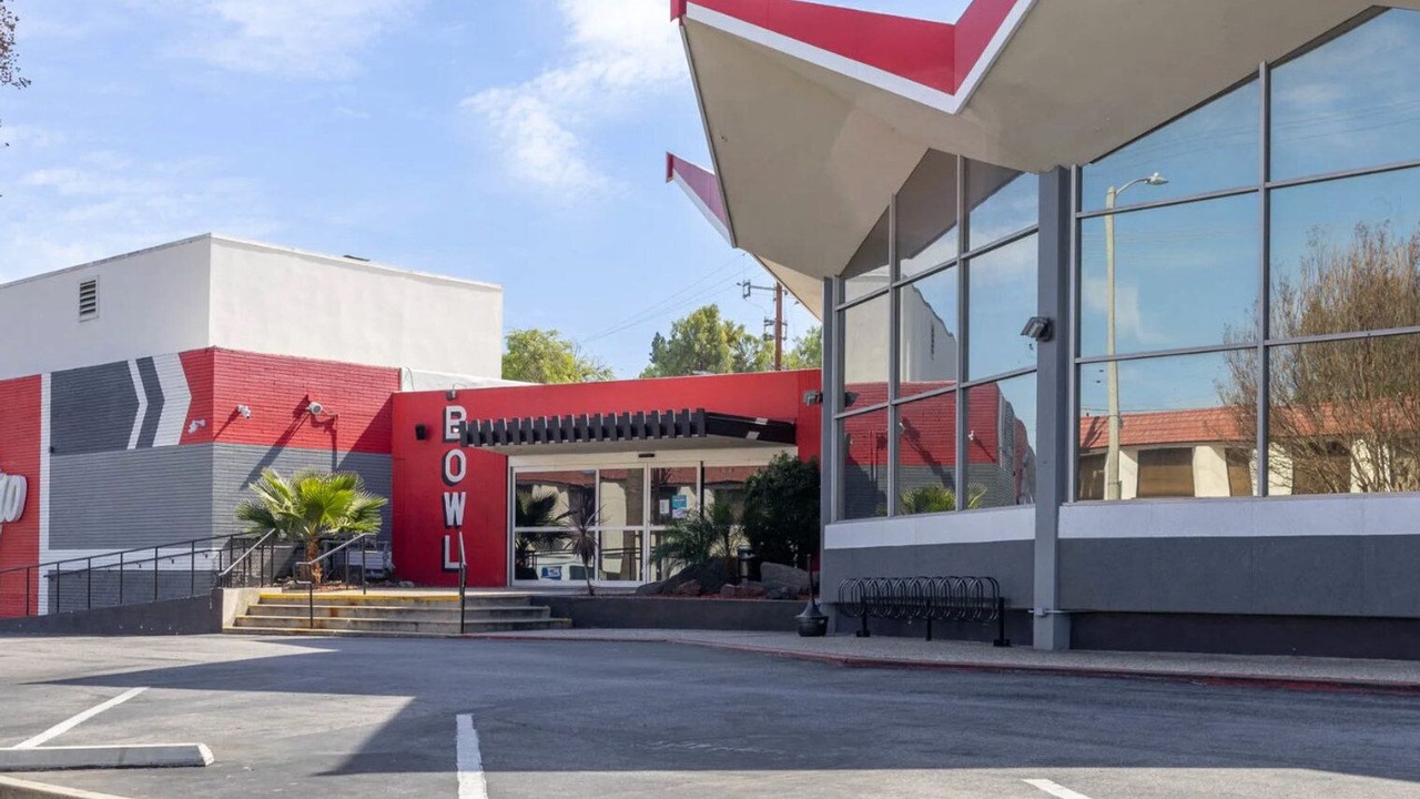 Photo of Outdoor in Woodland Hills