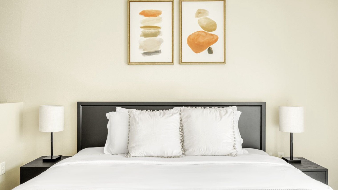 Photo of Bedroom in Woodland Hills