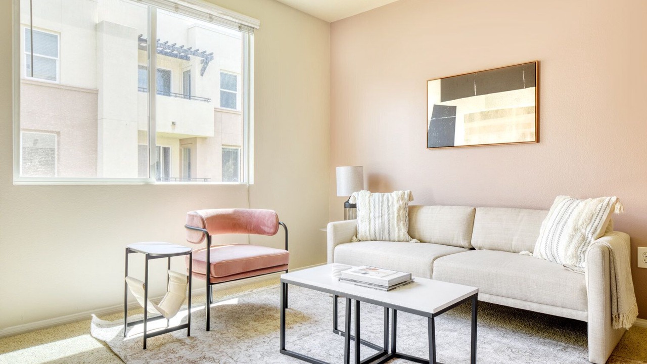 Photo of Livingroom in Woodland Hills