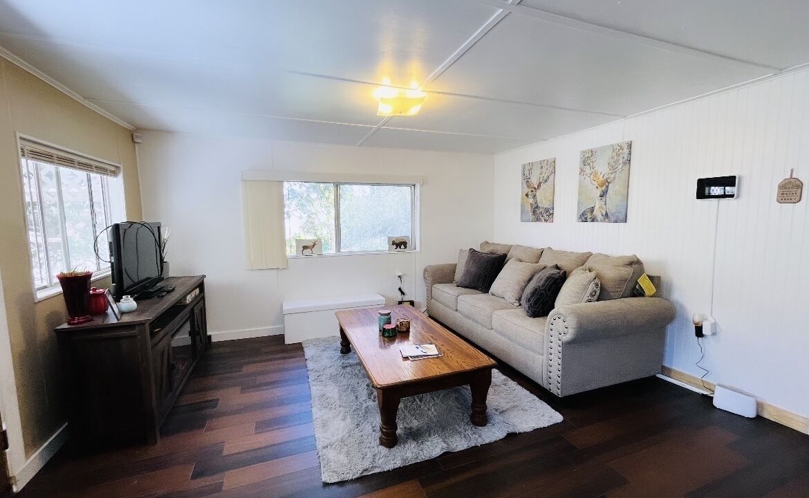 Photo of Livingroom in Frazier Park