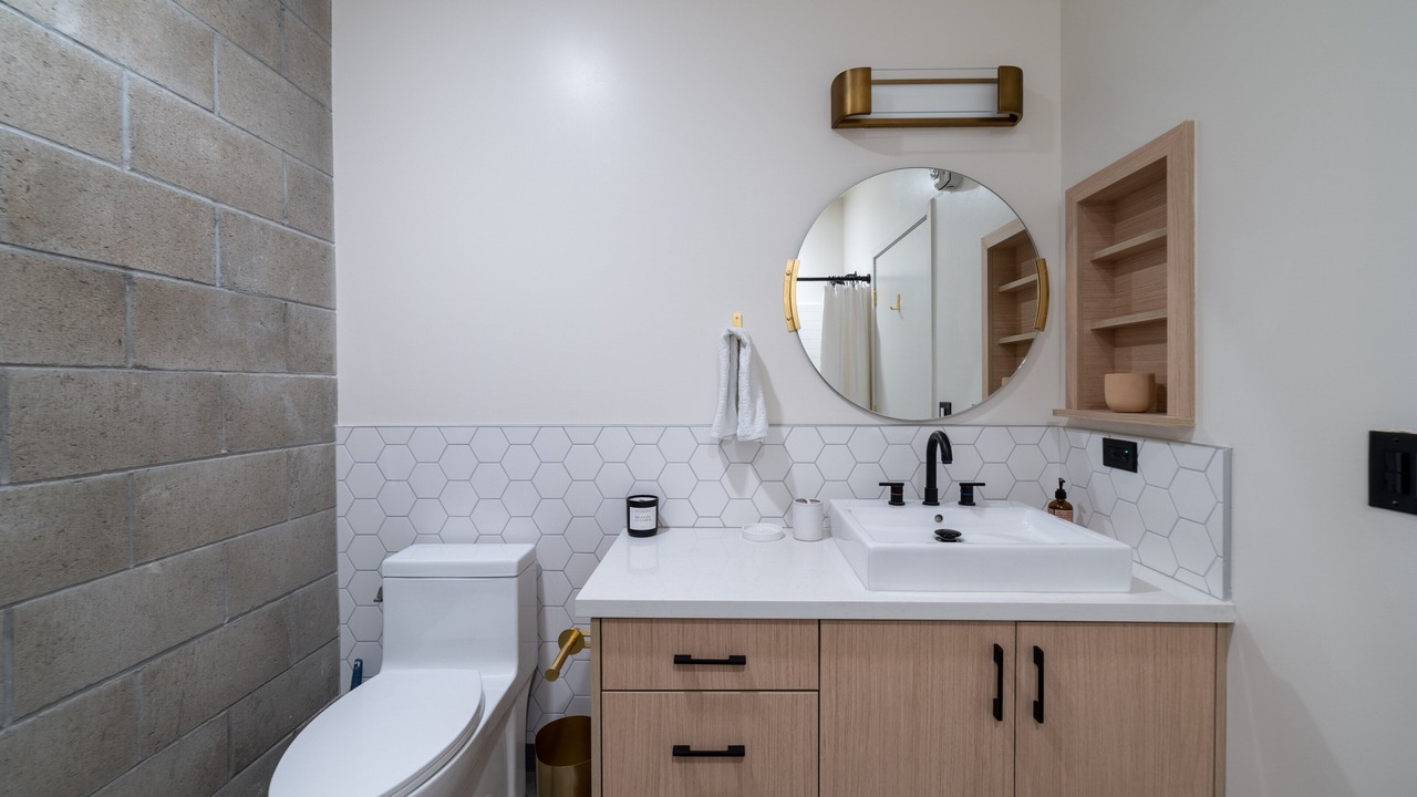 Photo of Bathroom in Vista