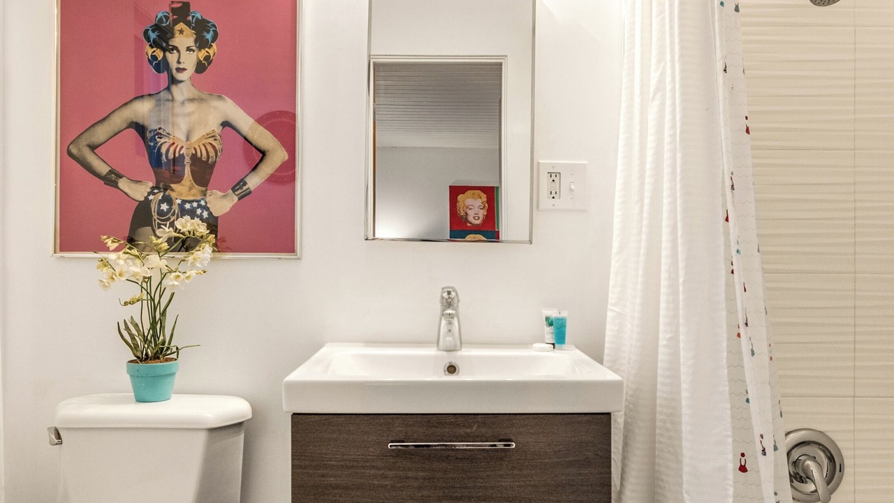 Photo of Bathroom in Racquet Club Estates