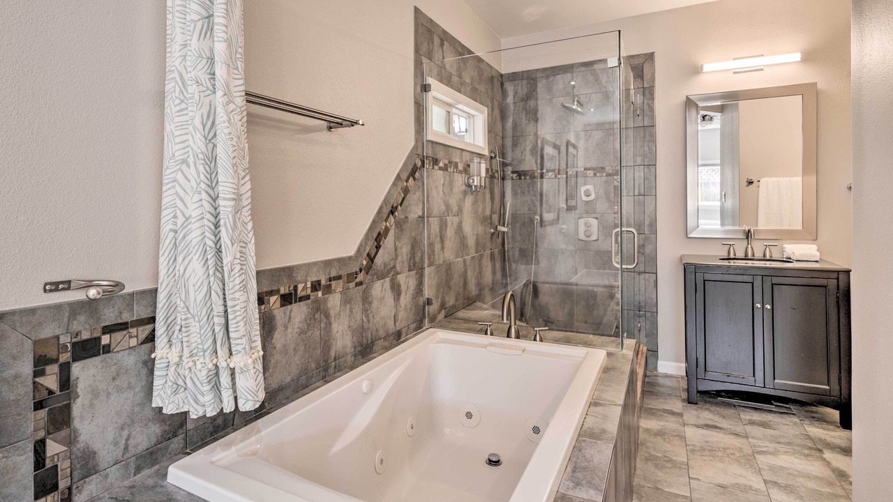 Photo of Bathroom in Willow Glen South - Lincoln Glen
