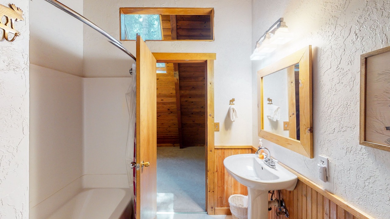 Photo of Bathroom in Tahoe Pines