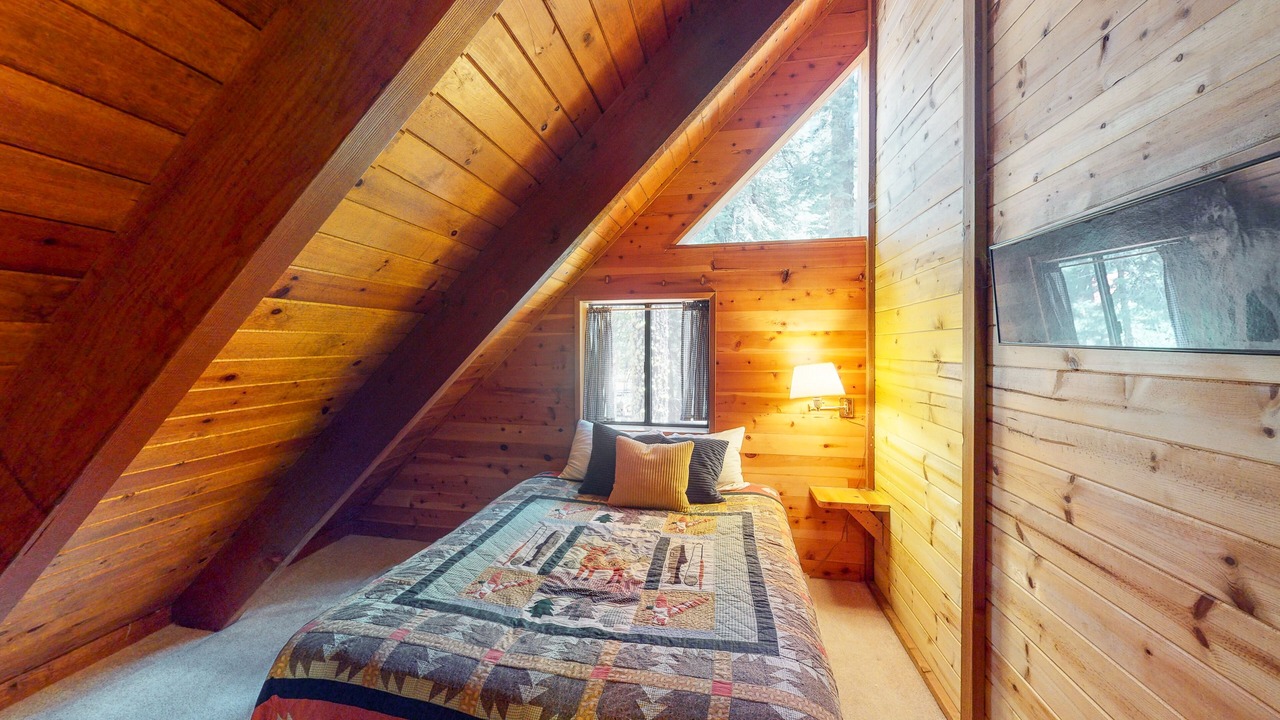 Photo of Bedroom in Tahoe Pines