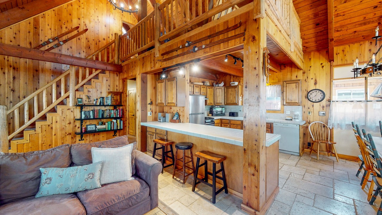 Photo of Livingroom in Tahoe Pines