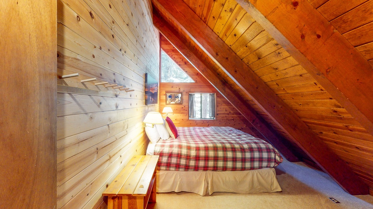 Photo of Bedroom in Tahoe Pines