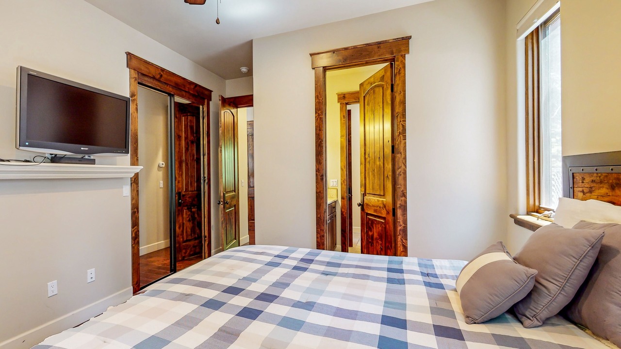Photo of Bedroom in North Upper Truckee