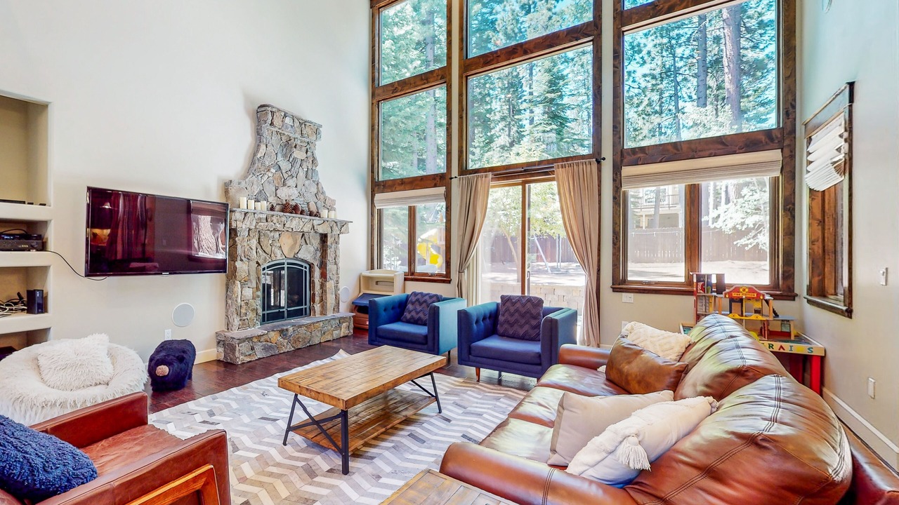 Photo of Livingroom in North Upper Truckee