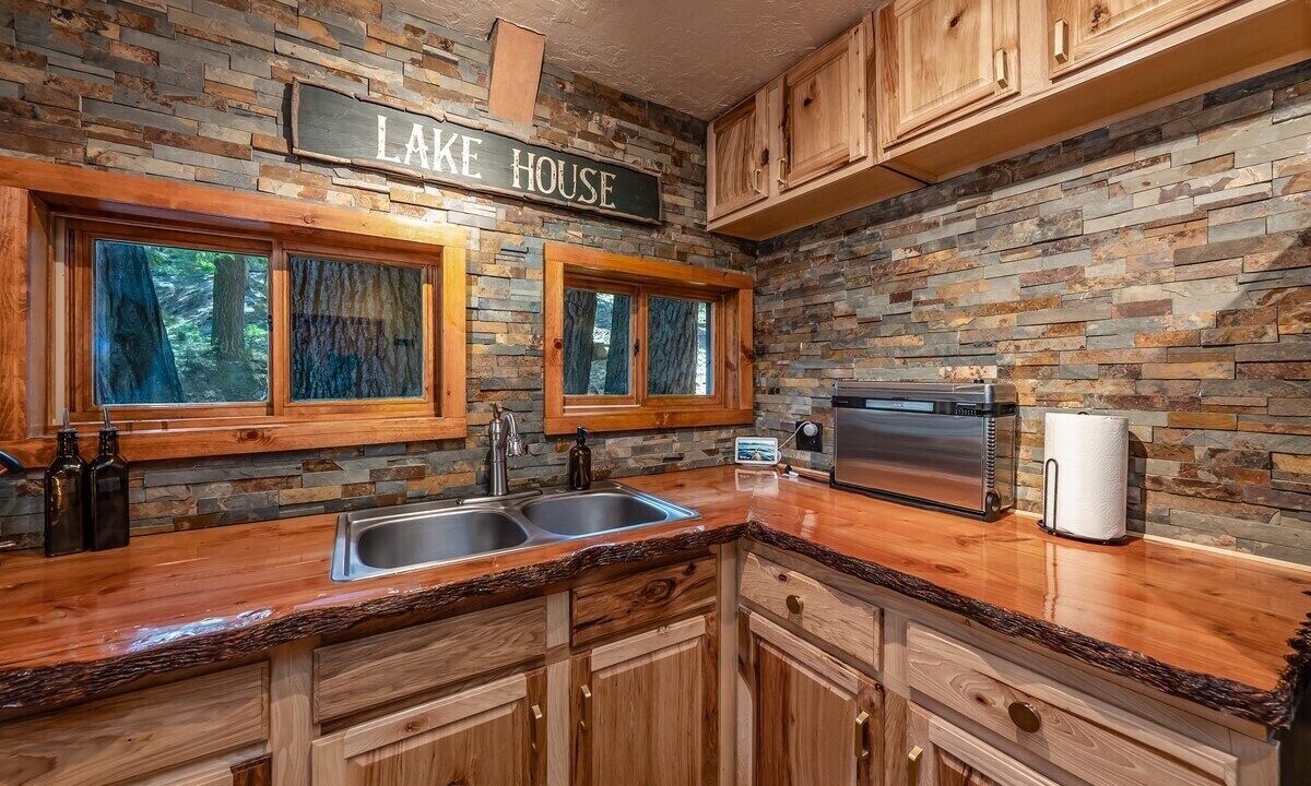 Photo of Kitchen in Sierra Cedars