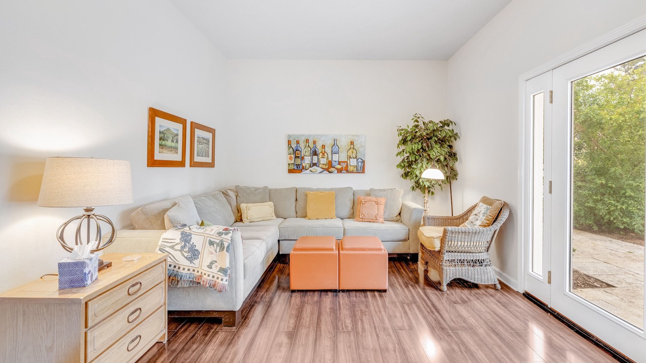 Photo of Livingroom in Kenwood