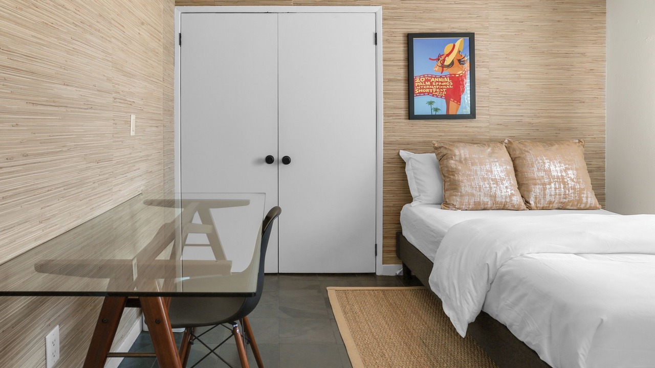 Photo of Bedroom in Racquet Club South