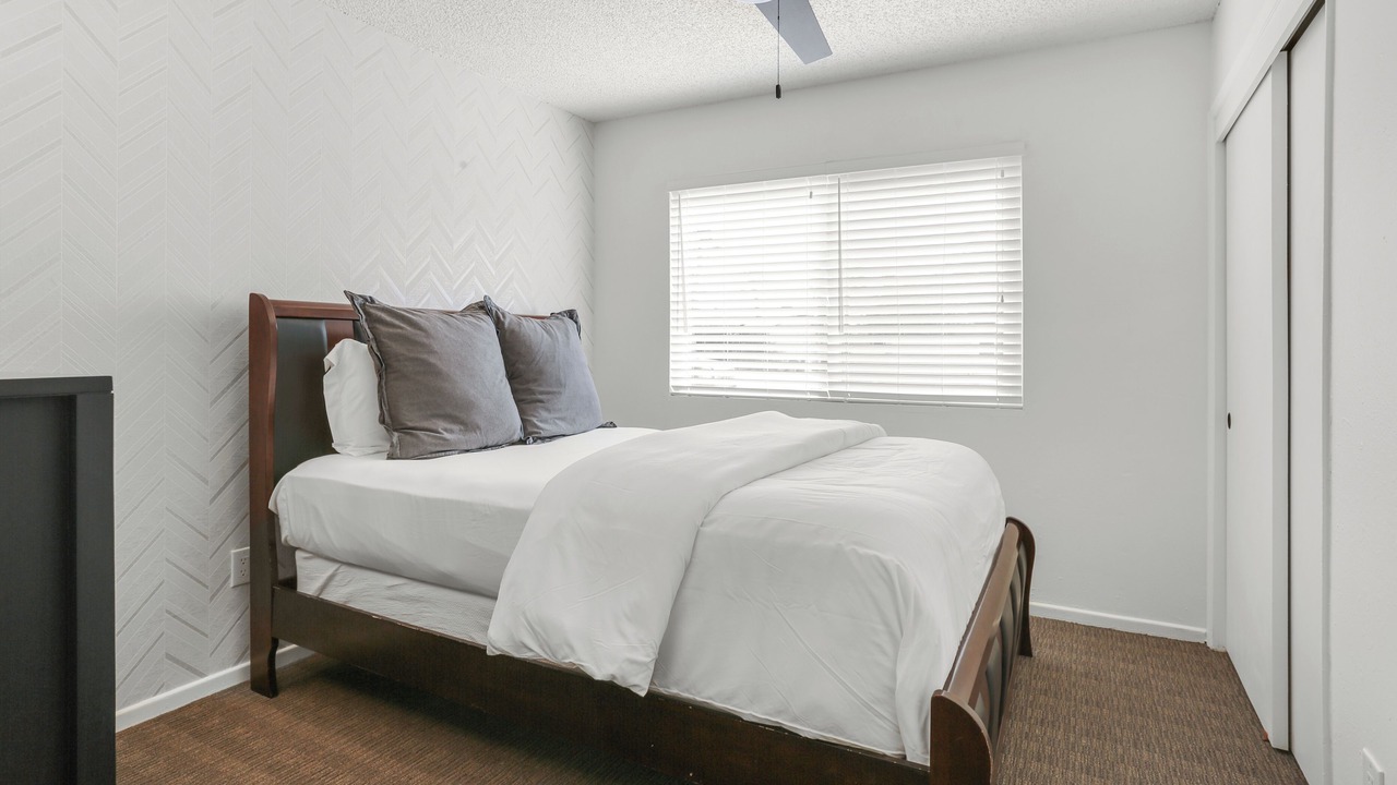 Photo of Bedroom in Racquet Club South