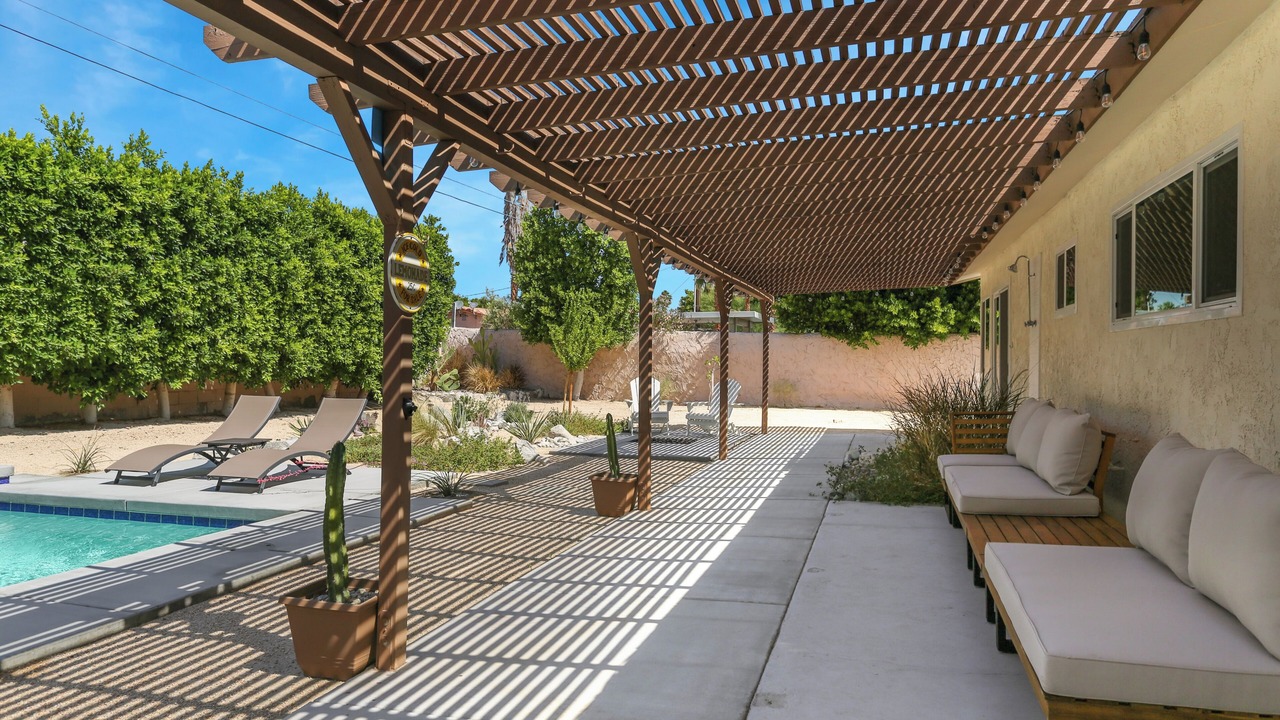 Photo of Outdoor in Racquet Club South