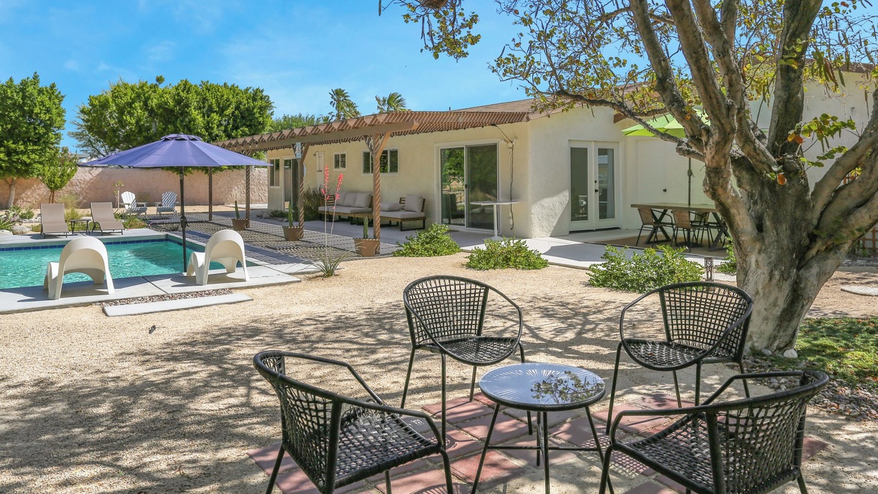 Photo of Outdoor in Racquet Club South