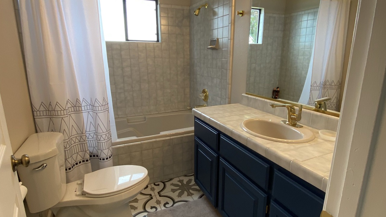 Photo of Bathroom in Kelseyville