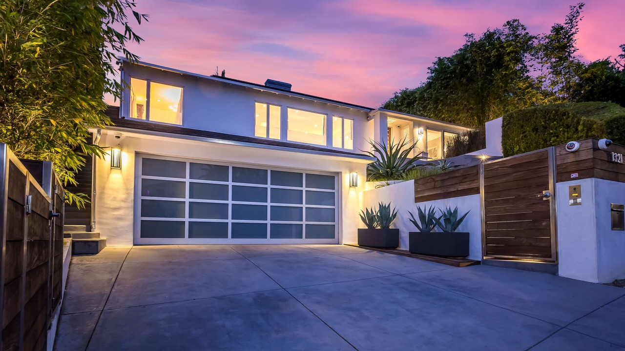 Photo of Outdoor in Hollywood Hills West