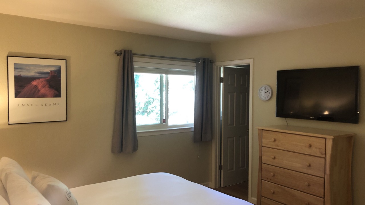 Photo of Bedroom in Guerneville