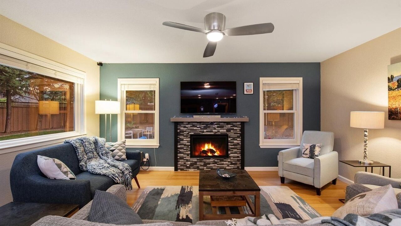 Photo of Livingroom in Guerneville