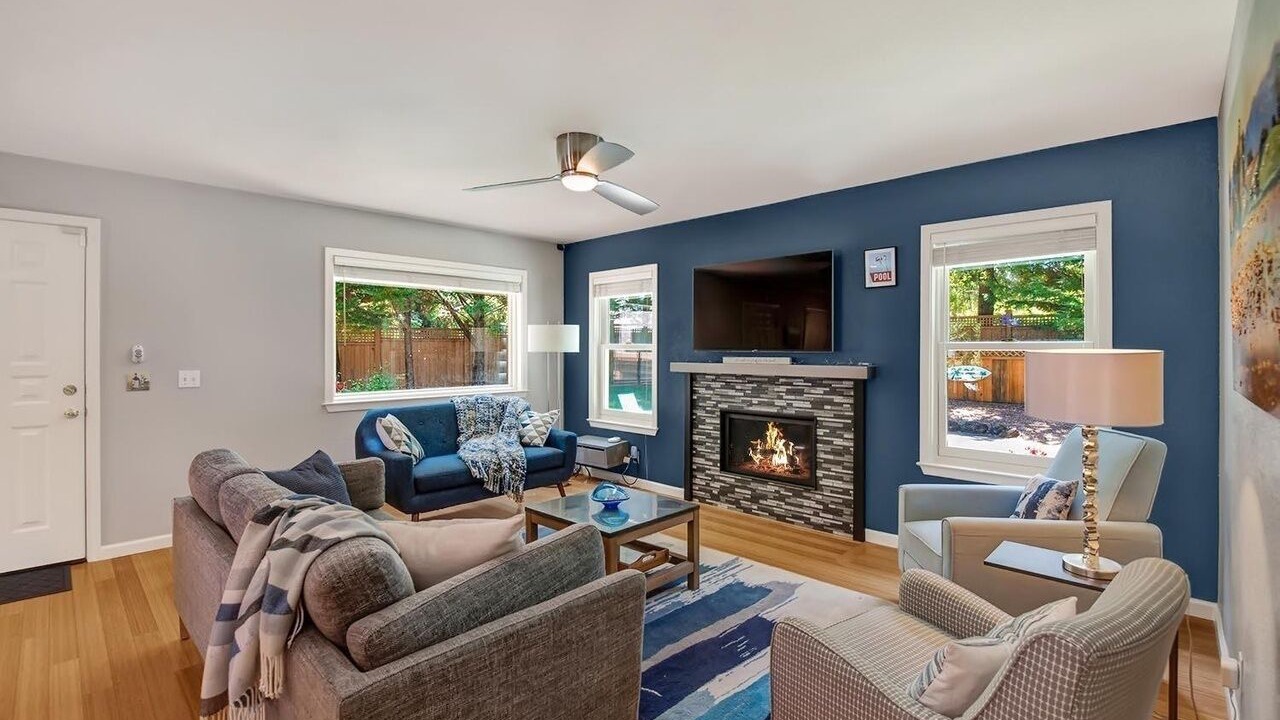 Photo of Livingroom in Guerneville