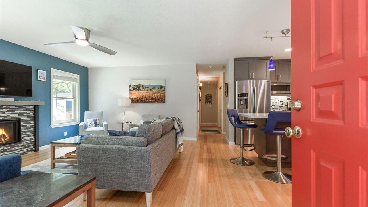 Photo of Livingroom in Guerneville