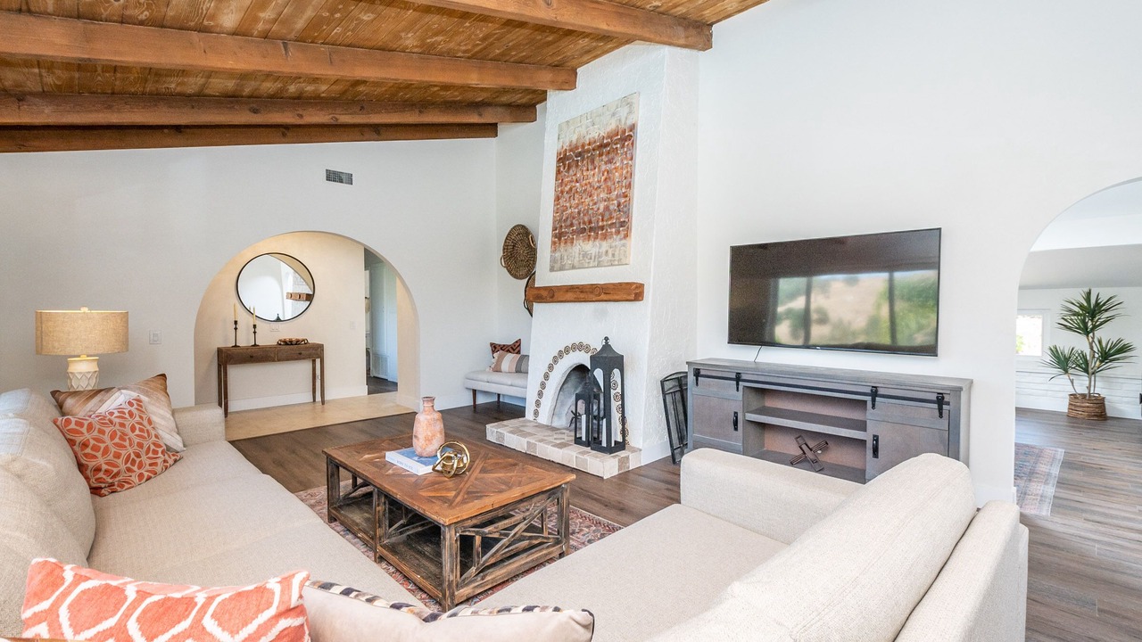 Photo of Livingroom in East Canyon