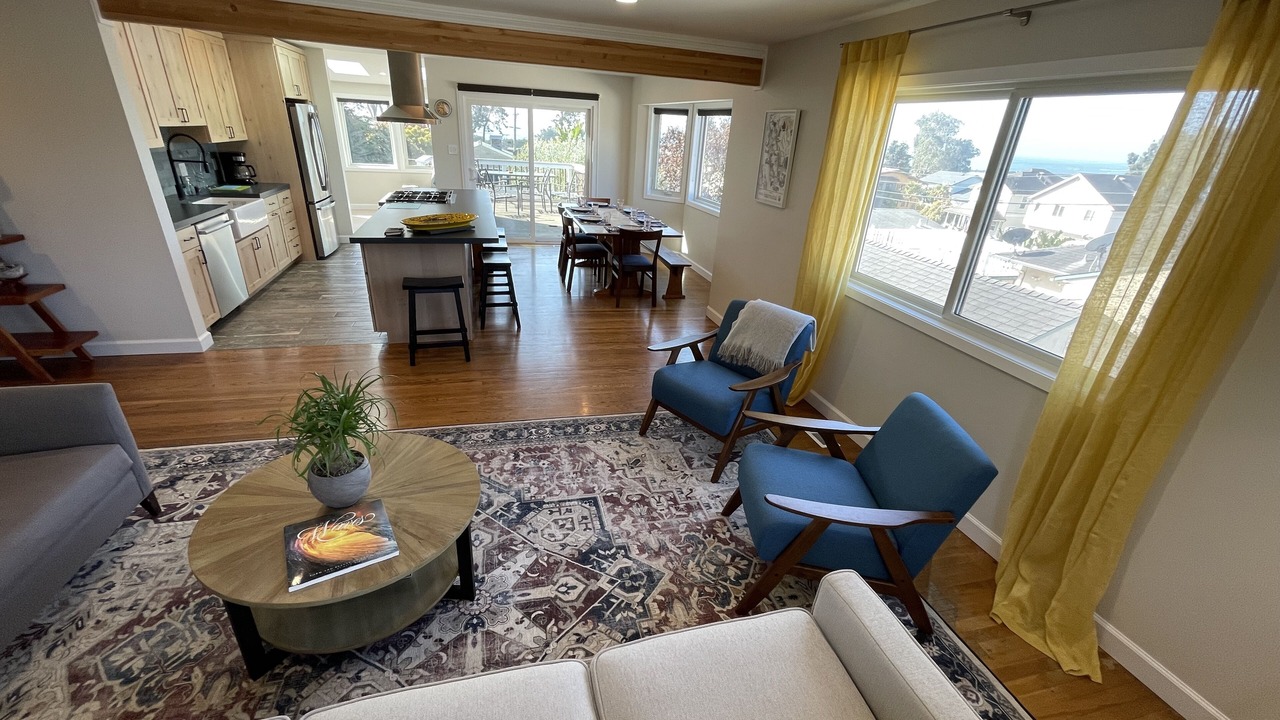 Photo of Livingroom in El Granada