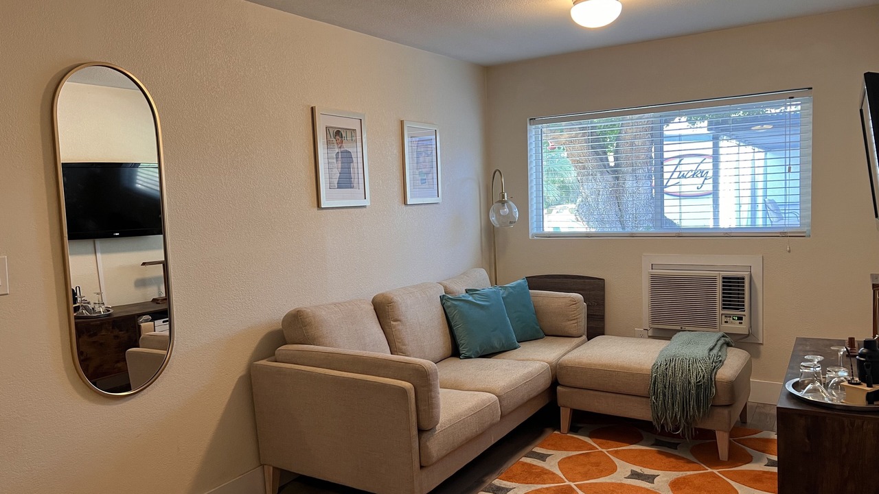 Photo of Livingroom in The Movie Colony