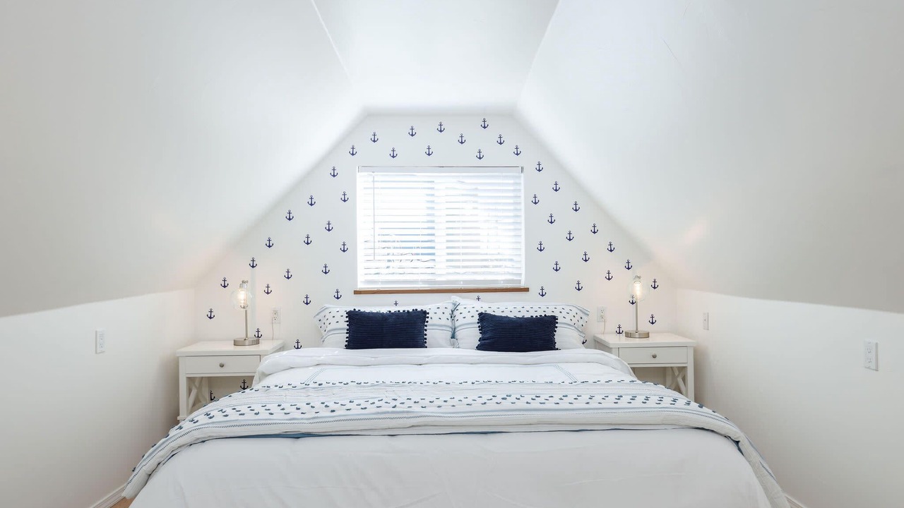 Photo of Bedroom in Moss Beach