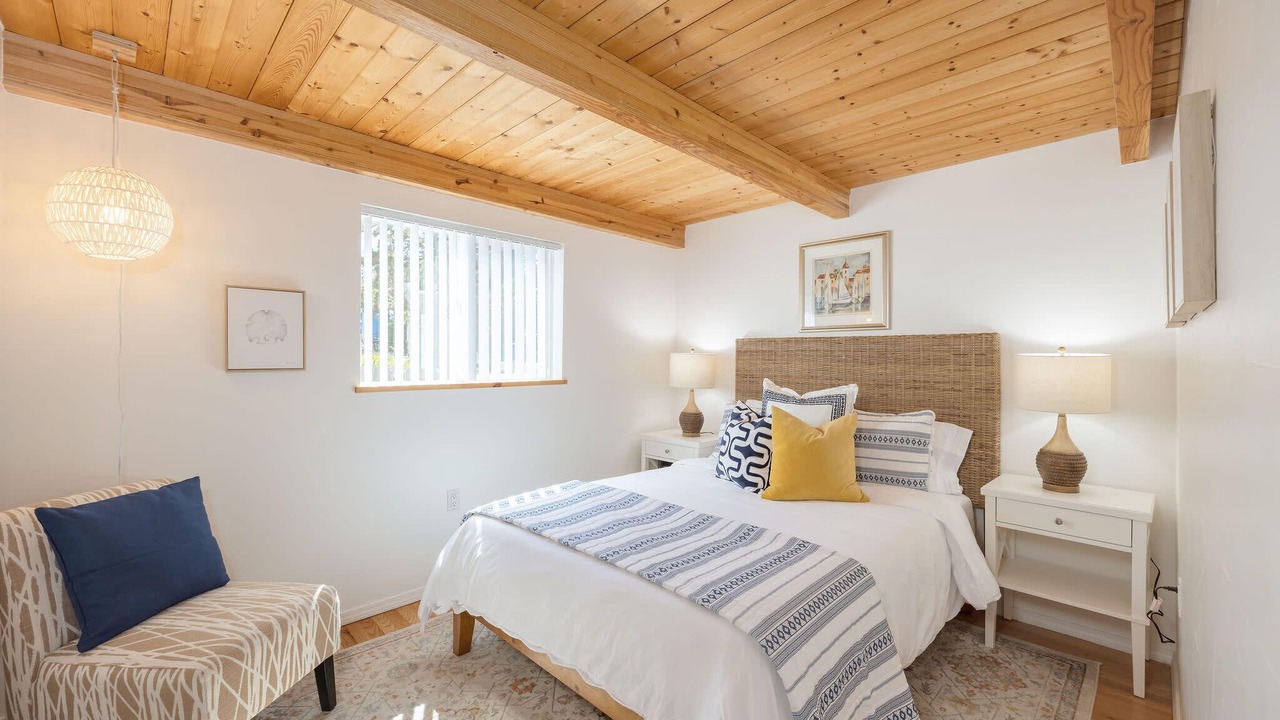 Photo of Bedroom in Moss Beach