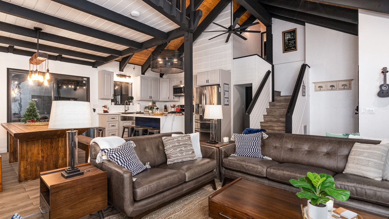 Photo of Livingroom in Fox Farm
