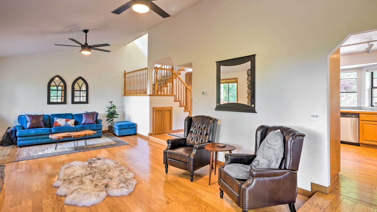 Photo of Livingroom in Apple Hill