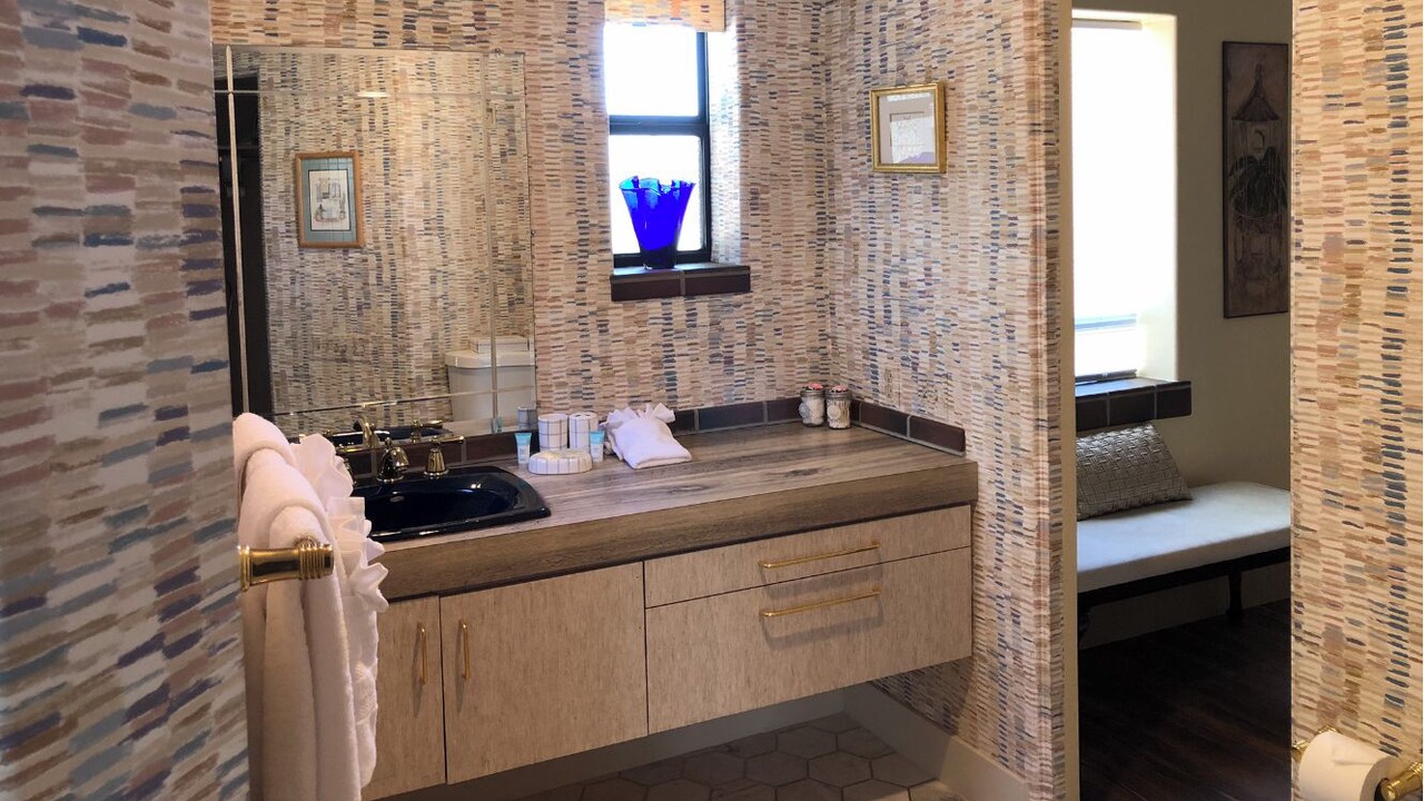Photo of Bathroom in B-Bar-H Ranch