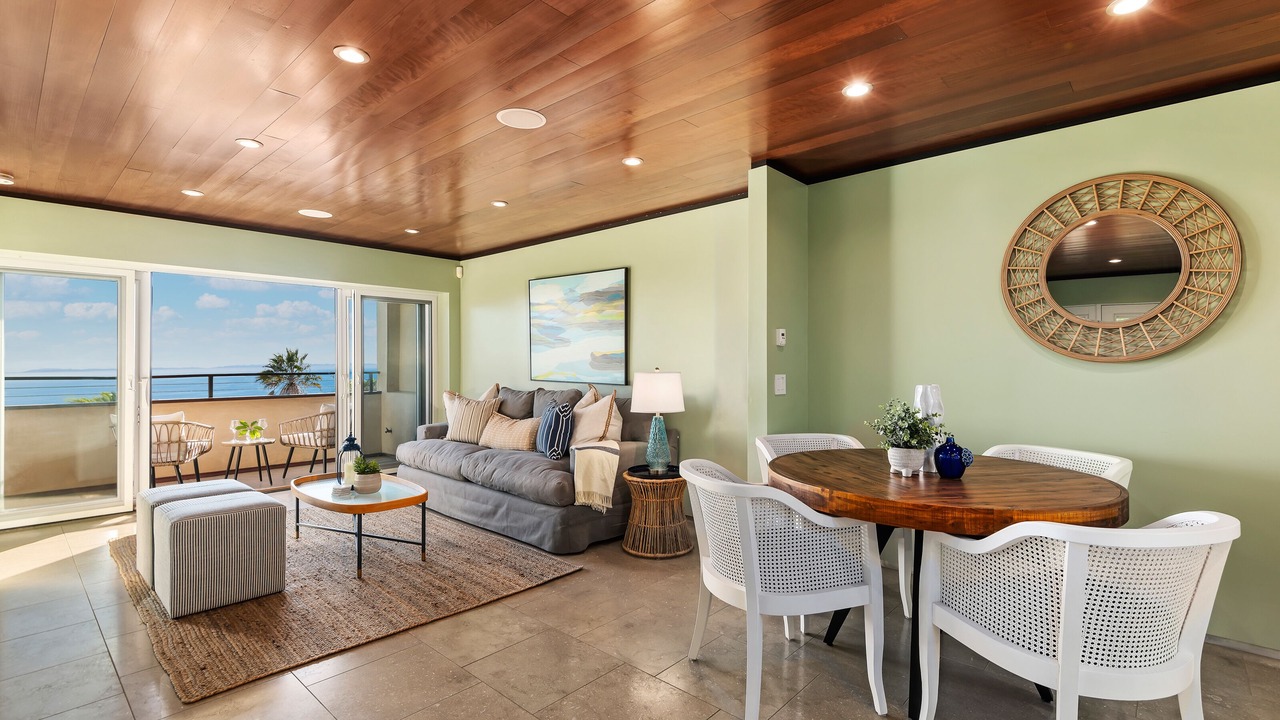 Photo of Livingroom in Summerland