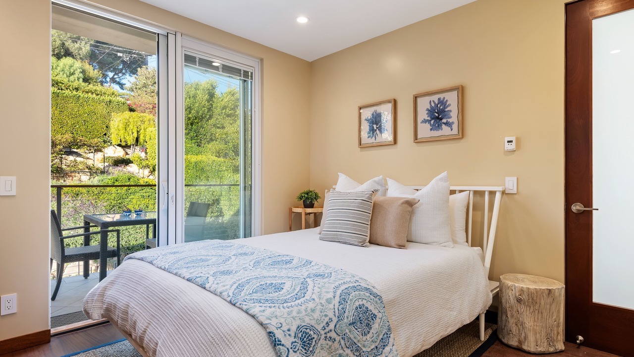 Photo of Bedroom in Summerland