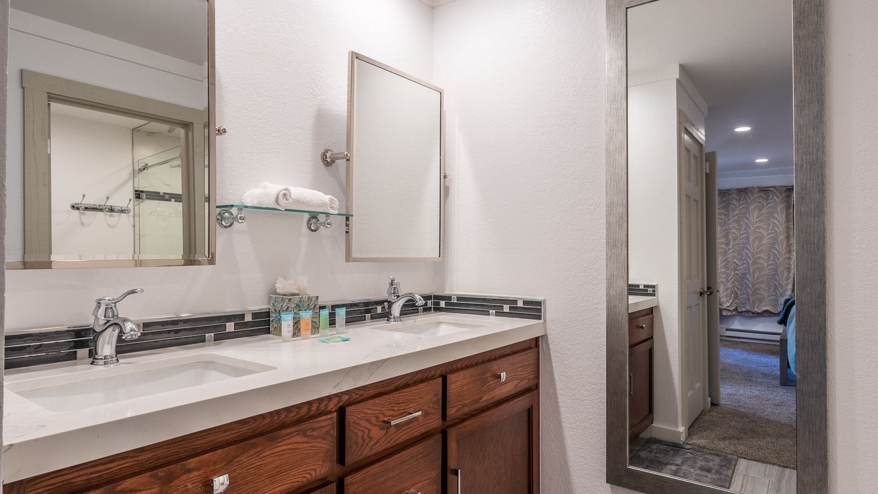 Photo of Bathroom in Mammoth Lakes