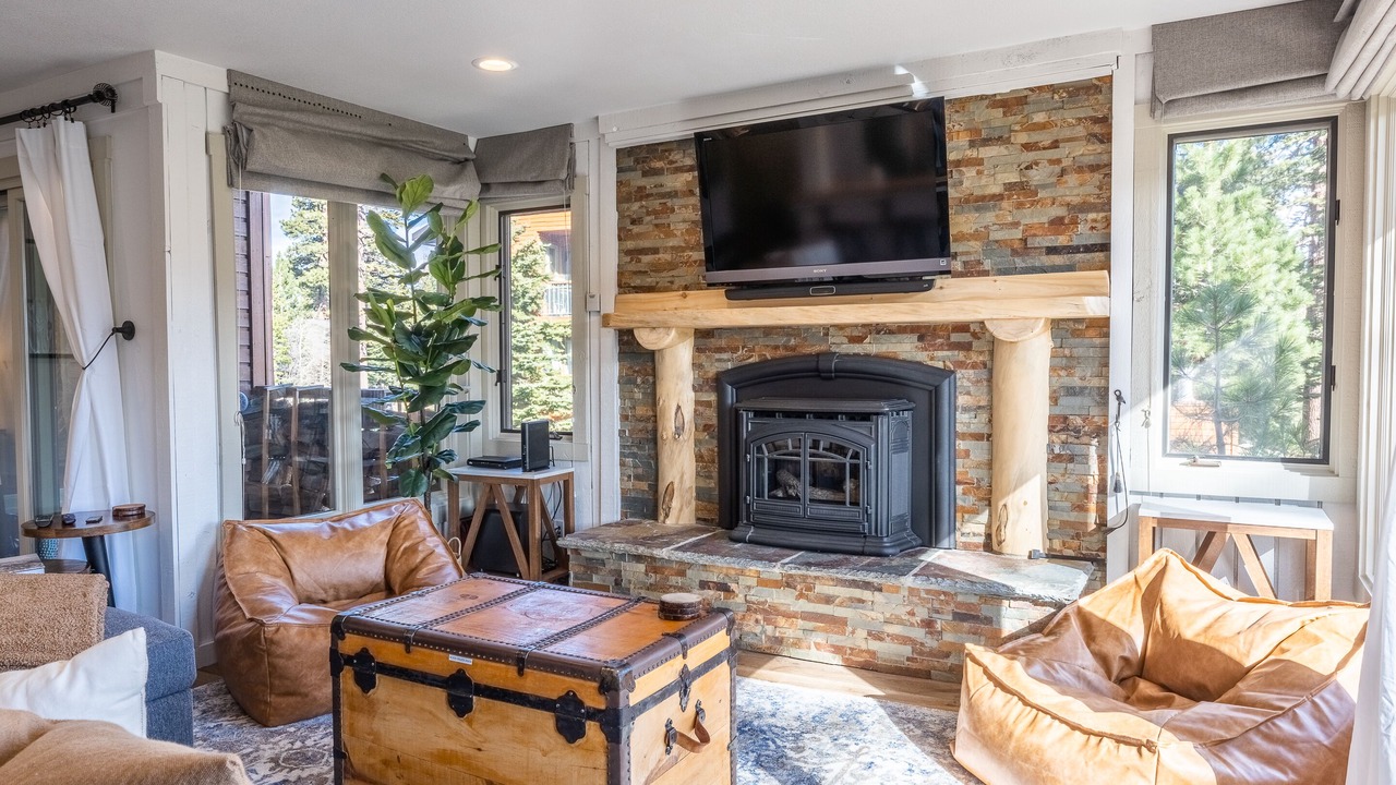 Photo of Bedroom in Mammoth Lakes