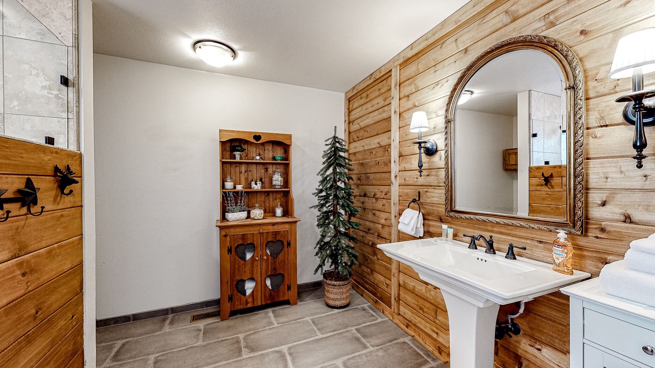 Photo of Bathroom in Mammoth Lakes