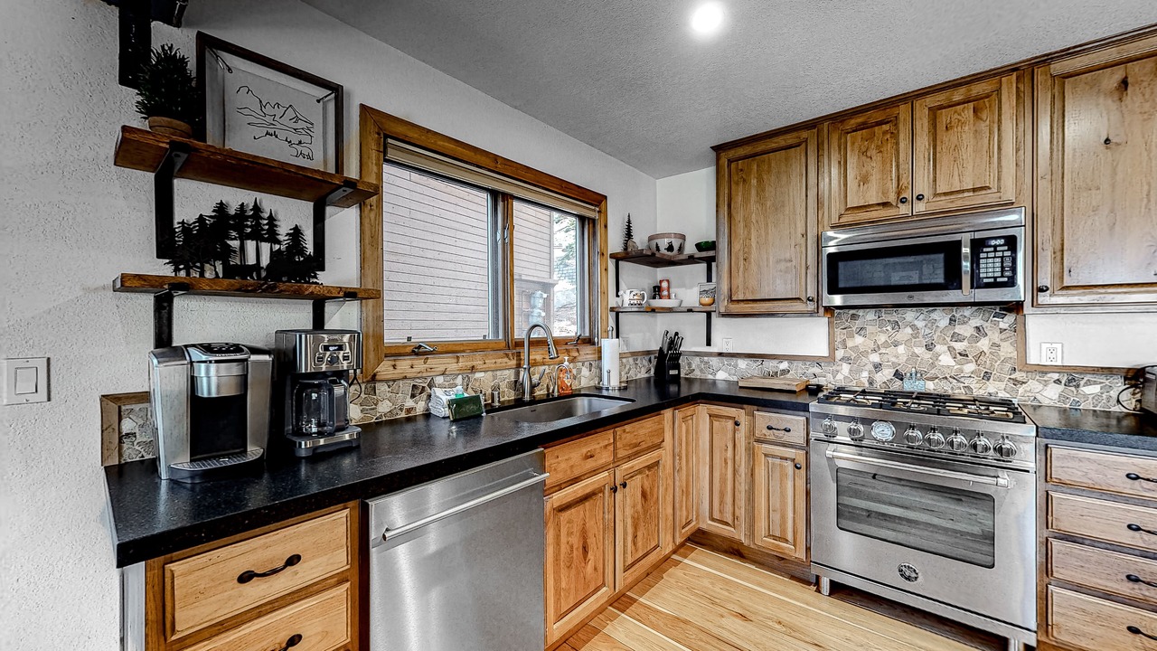 Photo of Kitchen in Mammoth Lakes