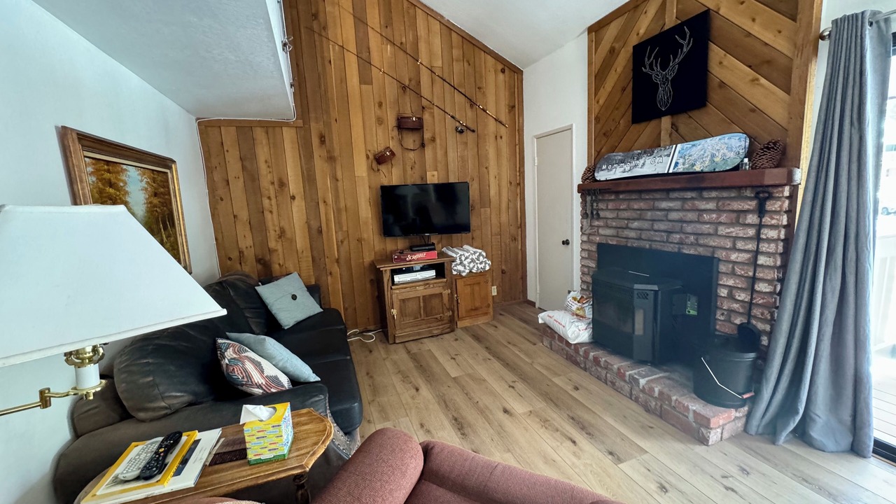 Photo of Livingroom in Mammoth Lakes