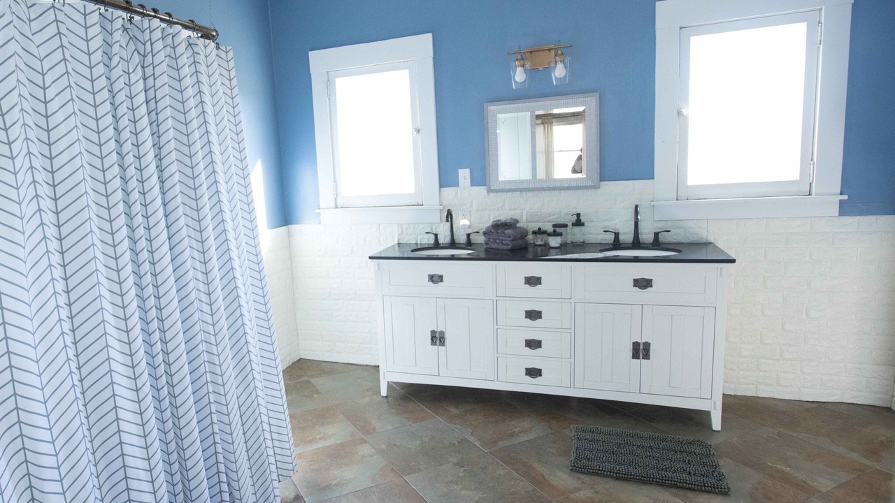 Photo of Bathroom in Mariposa